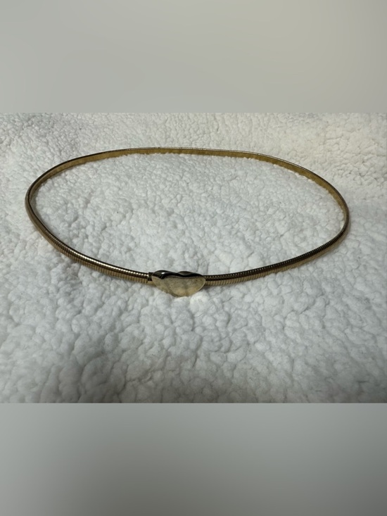 None Accessories - Vintage Goldtone Heart Stretch Serpentine Belt - Women Accessories 27-32”